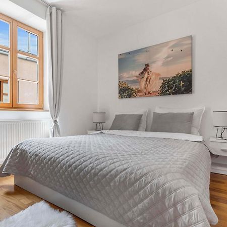 Charming Apartment In The Heart Of Bratysława Zewnętrze zdjęcie